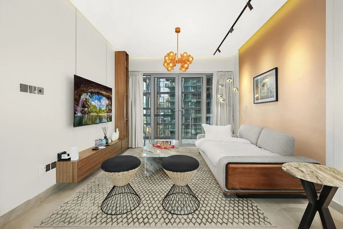 First Class 1Br Downtown Lively Getaway location